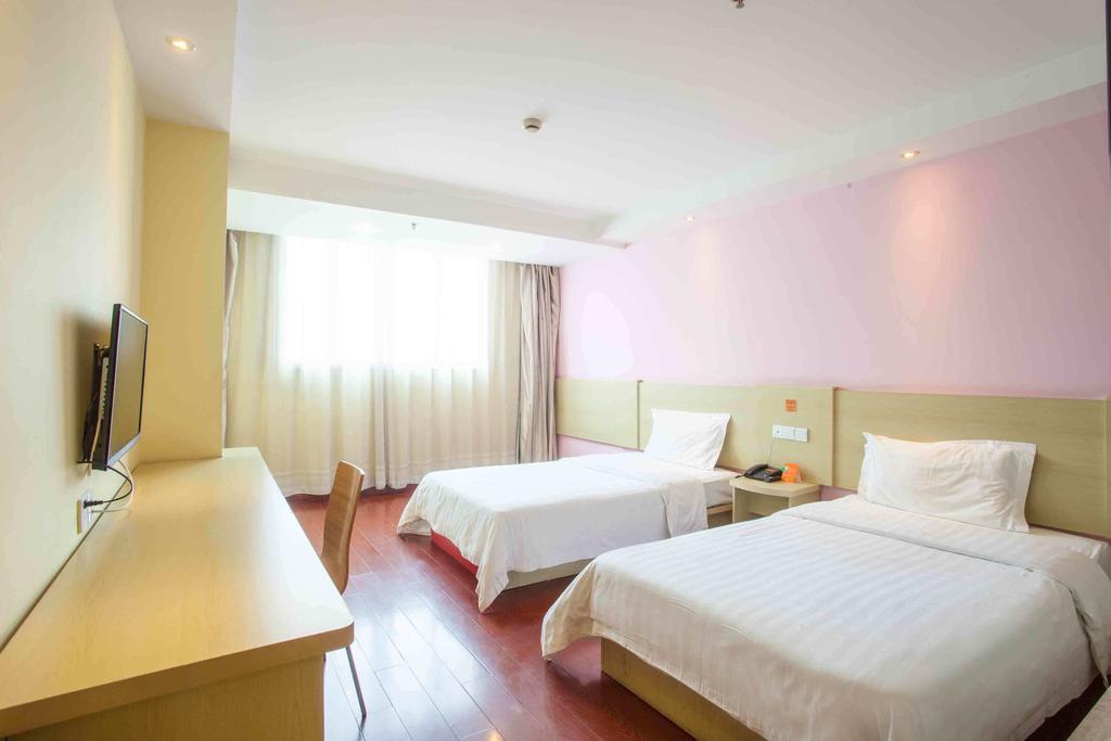 7Days Inn Zhumadian Railway Station Habitación foto